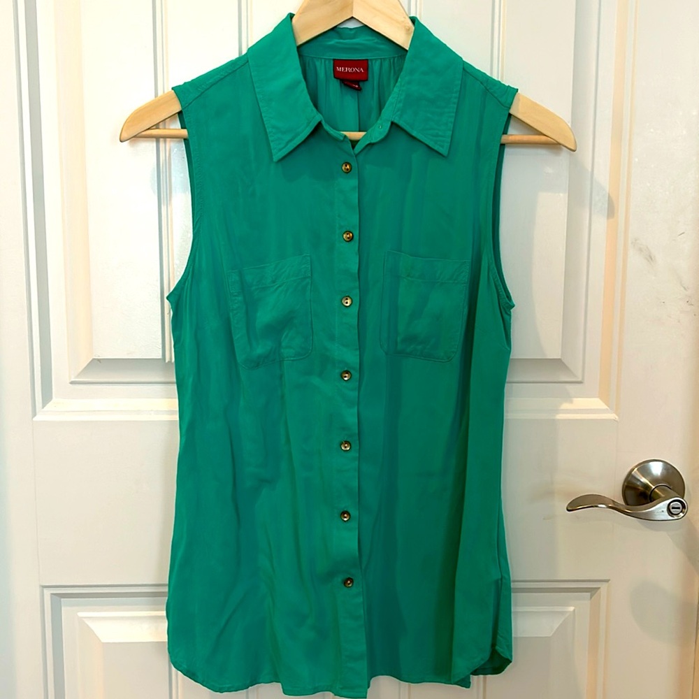 Merona sleeveless teal button up shirt. Rayon material size XS